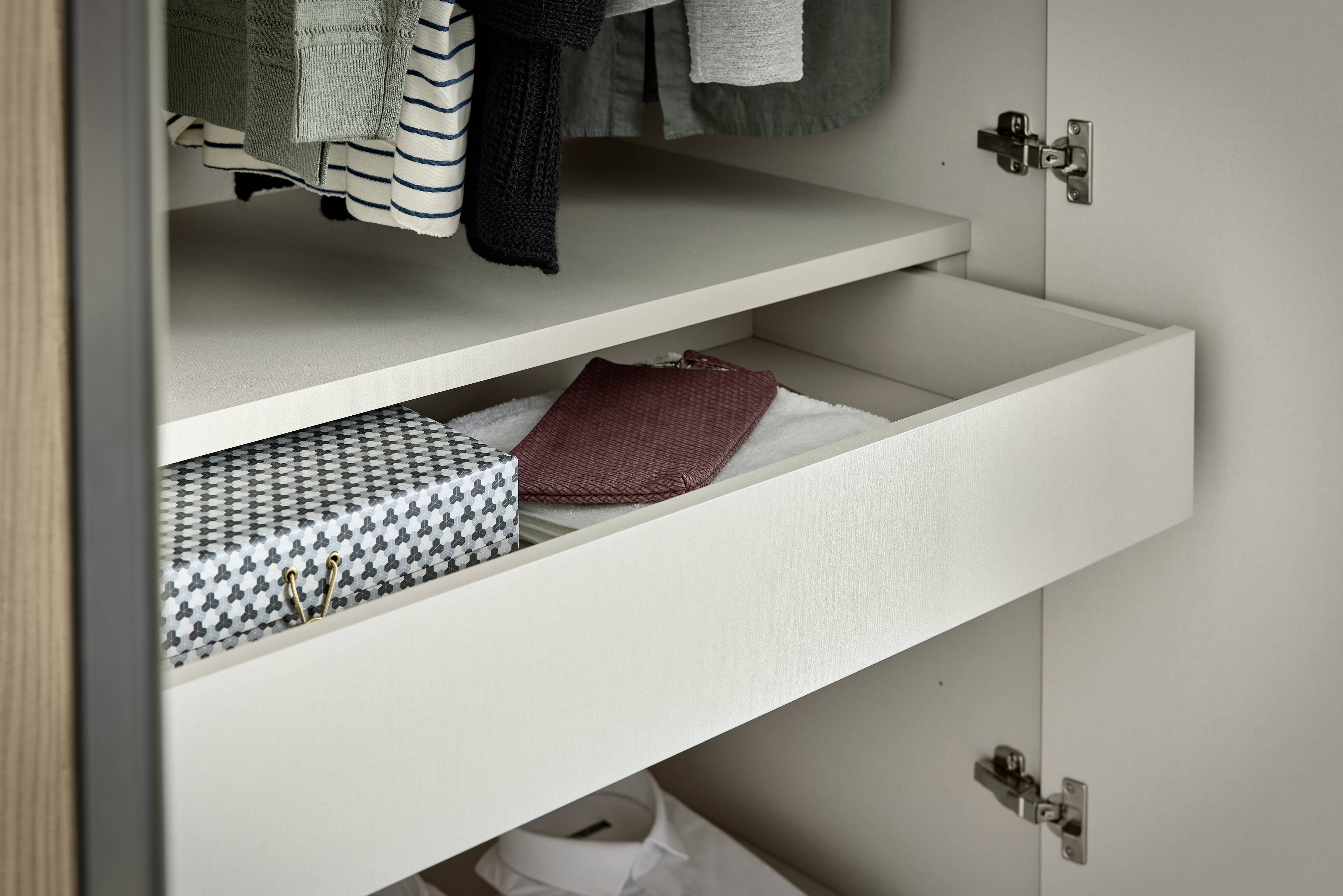 dressing-sur-mesure-studio-design-contact.jpeg dressing-sur-mesure-studio-design-contact.jpeg