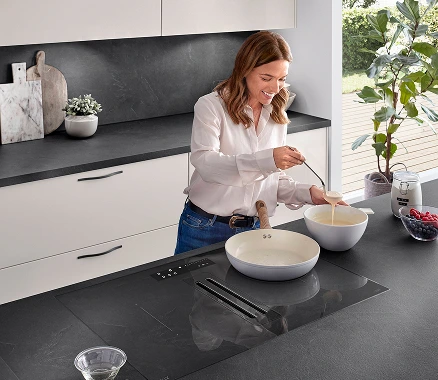 Cuisine blanc et noir design contemporain Cuisine blanc et noir design contemporain