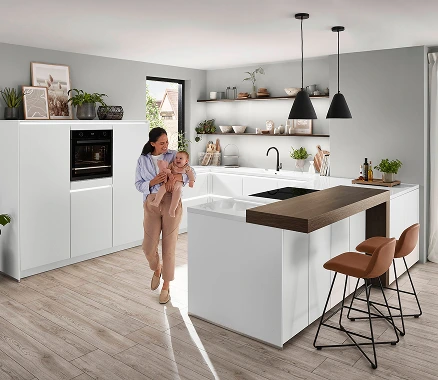 Cuisine blanche mate avec plan bois Cuisine blanche mate avec plan bois